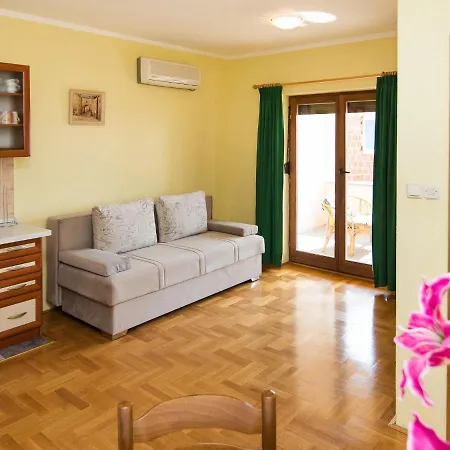 Nikol-2 By Interhome *