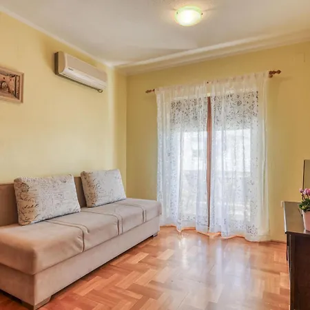 Nikol-2 By Interhome * Crikvenica